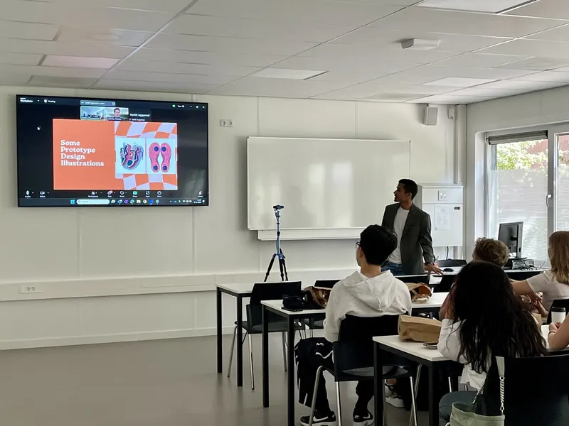 Presenting thesis to first-year International Business students at UvA